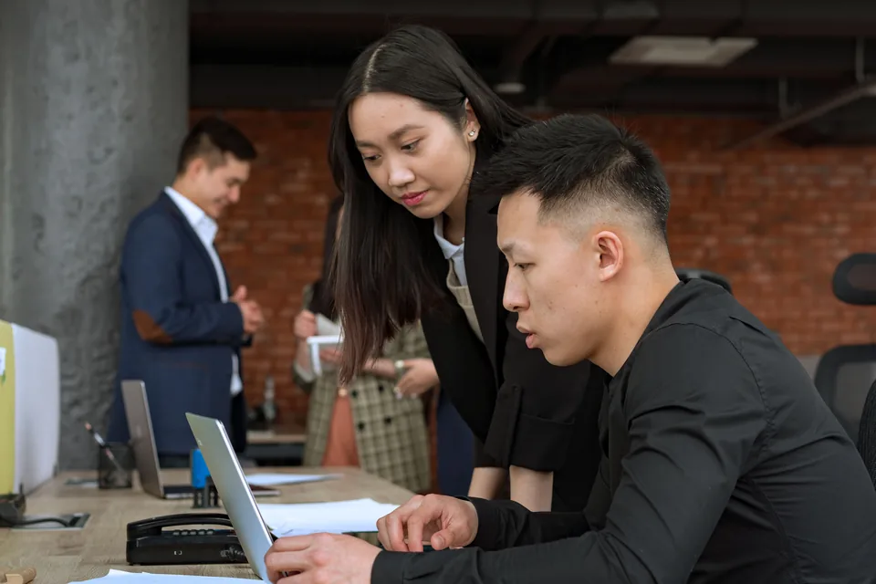 Coördinatie van recruitment, vergunningen en relocatie